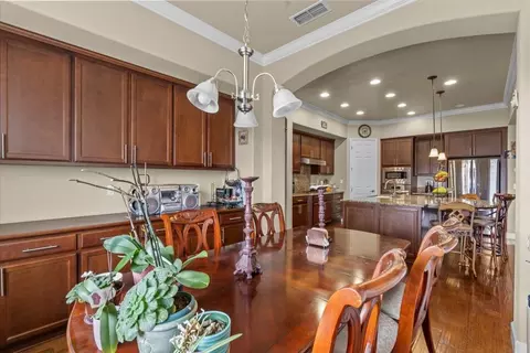 Dining - 910 Glen Abbey Dr, Manteca, CA 95336 photo 3 of 4