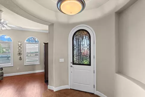 Entry Way - 910 Glen Abbey Dr, Manteca, CA 95336 photo 1 of 5