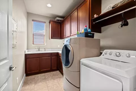 Other - 910 Glen Abbey Dr, Manteca, CA 95336 photo 2 of 6