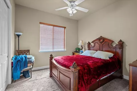 Bedroom - 910 Glen Abbey Dr, Manteca, CA 95336 photo 2 of 9