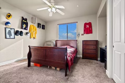 Bedroom - 910 Glen Abbey Dr, Manteca, CA 95336 photo 3 of 9