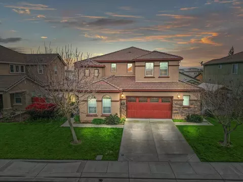 Exterior - 910 Glen Abbey Dr, Manteca, CA 95336 photo 1 of 8