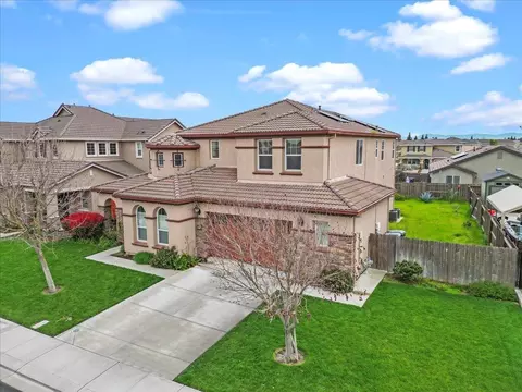 Exterior - 910 Glen Abbey Dr, Manteca, CA 95336 photo 2 of 8