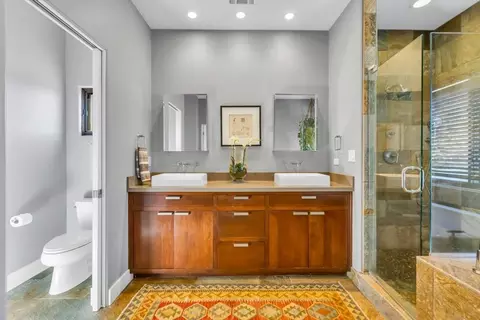 Bath - 1335 Cassel Ln, Davis, CA 95616 photo 5 of 6