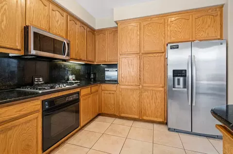 Kitchen - 739 Wynyard Cir, Manteca, CA 95337 photo 5 of 6