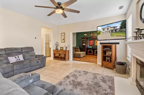 Living - 739 Wynyard Cir, Manteca, CA 95337 photo 4 of 7