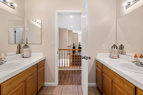 Bath - 739 Wynyard Cir, Manteca, CA 95337 photo 3 of 5