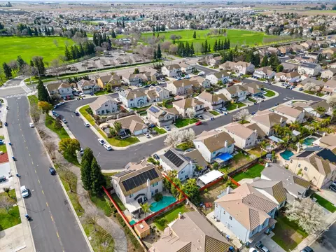View/Area - 739 Wynyard Cir, Manteca, CA 95337 photo 7 of 8