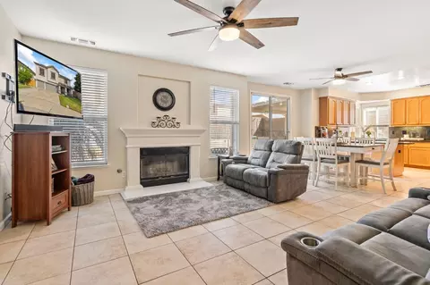 Living - 739 Wynyard Cir, Manteca, CA 95337 photo 5 of 7