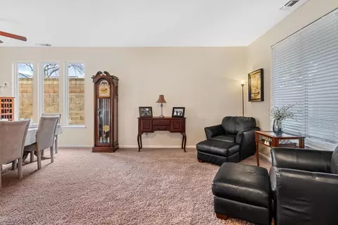 Living - 739 Wynyard Cir, Manteca, CA 95337 photo 1 of 7
