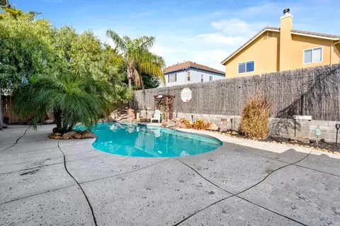 Exterior - 739 Wynyard Cir, Manteca, CA 95337 photo 5 of 13