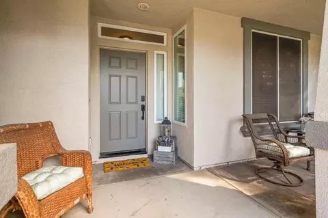 Exterior - 739 Wynyard Cir, Manteca, CA 95337 photo 4 of 13