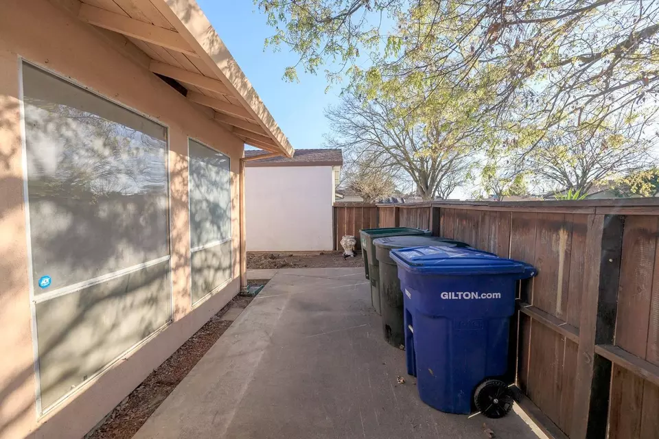 2412 St Charles Pl, Modesto, CA 95350 28 Photos Movoto