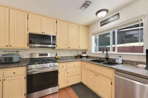 Kitchen - 460 Alpine Dr, Colfax, CA 95713 photo 4 of 7