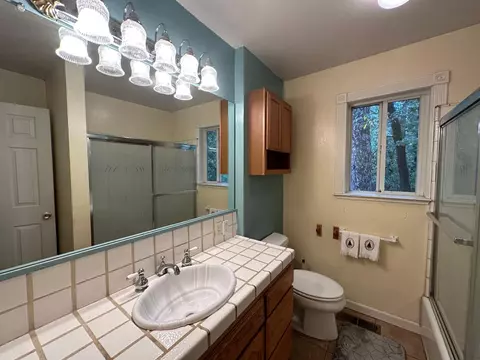 Bath - 135 Fillmore Ave, Colfax, CA 95713 photo 1 of 3