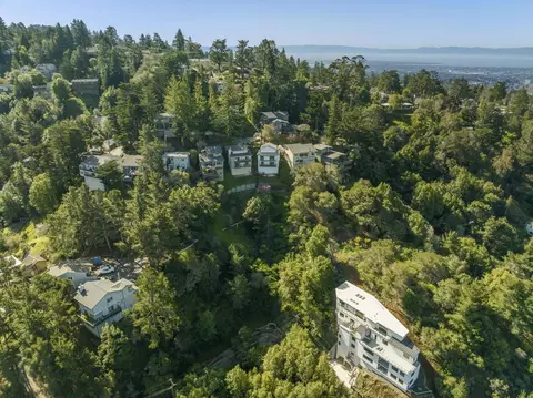 1 Westover Dr, Oakland, CA 94603