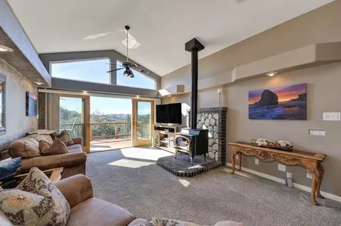 Living - 2000 Mattie Ct, Placerville, CA 95667 photo 3 of 3