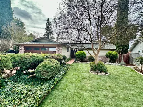 1301 Bunker Ln, Manteca, CA 95336 photo 1