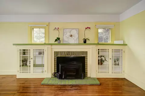 Living - 1235 Dixie Ln, Walnut Grove, CA 95690 photo 3 of 6