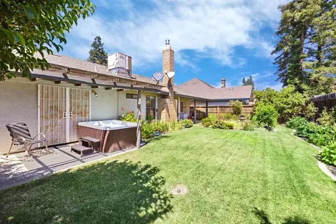 Exterior - 426 Cork Oak Way, Lodi, CA 95242 photo 10 of 18