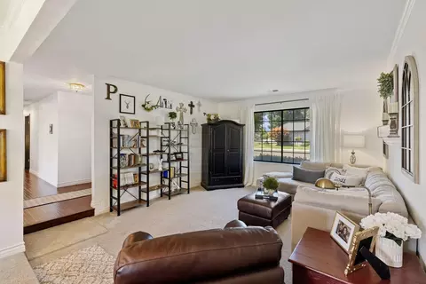 Living - 426 Cork Oak Way, Lodi, CA 95242 photo 2 of 7