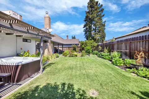 Exterior - 426 Cork Oak Way, Lodi, CA 95242 photo 12 of 18