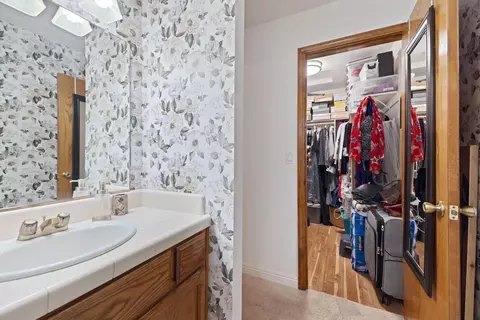 Bath - 426 Cork Oak Way, Lodi, CA 95242 photo 6 of 6