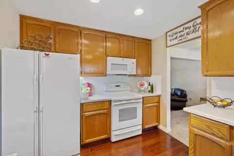 Kitchen - 426 Cork Oak Way, Lodi, CA 95242 photo 5 of 5