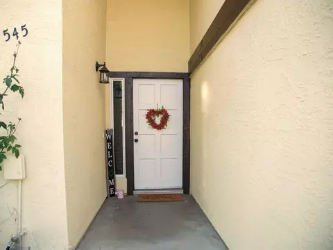 545 San Vincente Ct, Modesto, CA 95354 photo 2