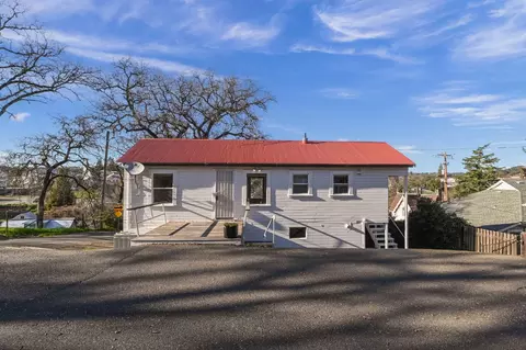 Exterior - 121 Center St, Jackson, CA 95642 photo 8 of 10