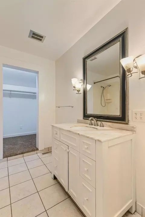 Bath - 121 Center St, Jackson, CA 95642 photo 3 of 5