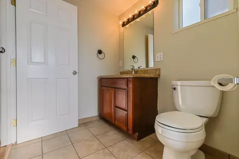 Bath - 121 Center St, Jackson, CA 95642 photo 2 of 5