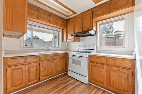 Kitchen - 121 Center St, Jackson, CA 95642 photo 6 of 8