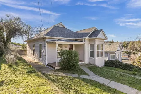 Exterior - 121 Center St, Jackson, CA 95642 photo 10 of 10