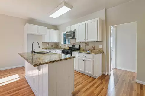 Kitchen - 121 Center St, Jackson, CA 95642 photo 2 of 8