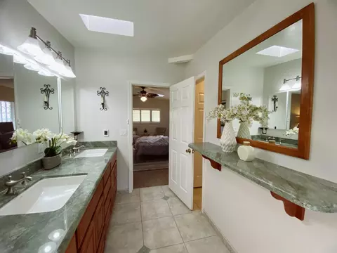 Bath - 3035 Anza Ave, Davis, CA 95616 photo 2 of 3