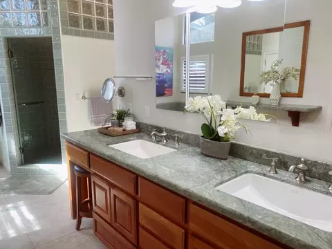 Bath - 3035 Anza Ave, Davis, CA 95616 photo 1 of 3