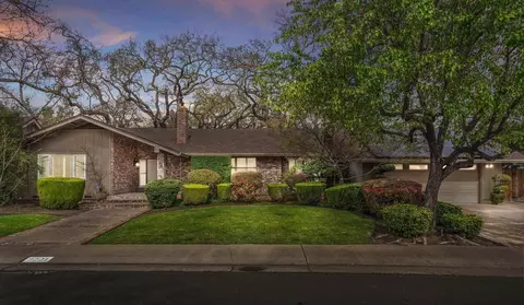 7221 Woodside Dr, Stockton, CA 95207