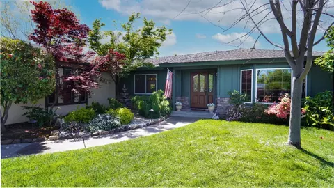 7616 Prescott Way, Sacramento, CA 95823