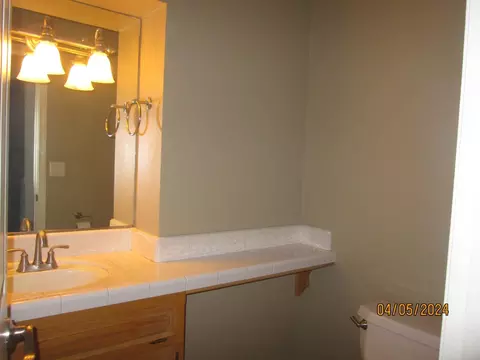 Bath - 245 N Daubenberger Rd, Turlock, CA 95380 photo 4 of 5