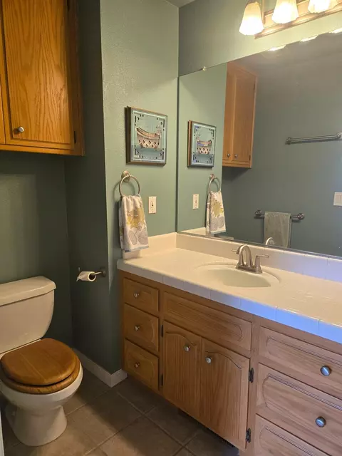 Bath - 245 N Daubenberger Rd, Turlock, CA 95380 photo 3 of 5