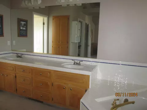 Bath - 245 N Daubenberger Rd, Turlock, CA 95380 photo 1 of 5