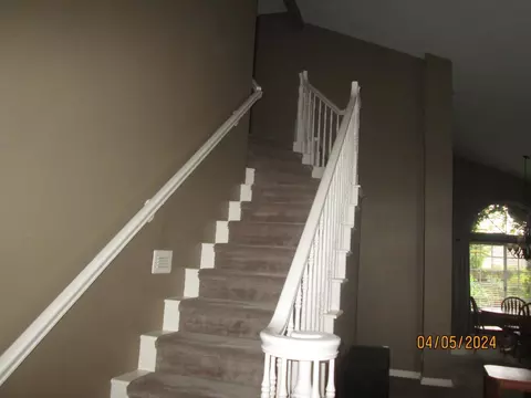 Entry Way - 245 N Daubenberger Rd, Turlock, CA 95380 photo 2 of 2