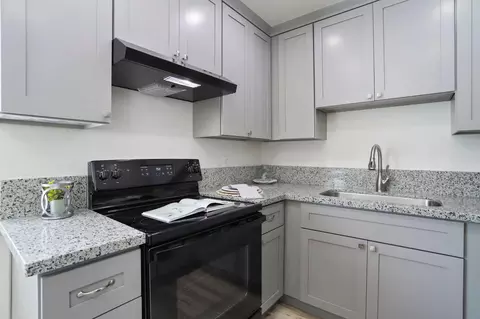 Kitchen - 911 H St, Lathrop, CA 95330 photo 3 of 14