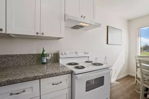 Kitchen - 911 H St, Lathrop, CA 95330 photo 14 of 14