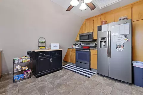 Kitchen - 3901 S Mitchell Rd, Turlock, CA 95380 photo 10 of 12