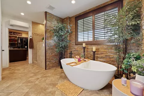 Bath - 3901 S Mitchell Rd, Turlock, CA 95380 photo 3 of 8