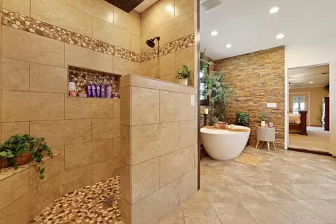 Bath - 3901 S Mitchell Rd, Turlock, CA 95380 photo 5 of 8