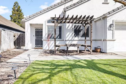 1077 Kirksey Dr, Turlock, CA 95382 photo 3