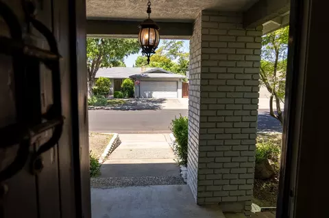 Entry Way - 3612 Swain Dr, Modesto, CA 95356 photo 2 of 5